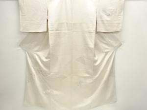 読み本に花古典柄模様刺繍訪問着